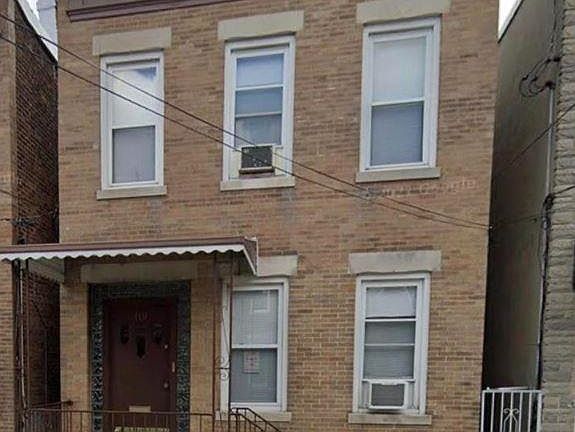 3rd image of 119 57th St #1