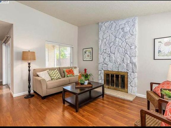 4th image of 1698 Autumn Oak Dr