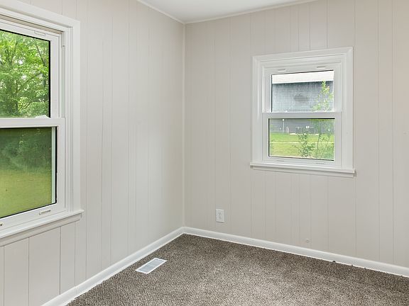 5th image of 1028 Walnut St