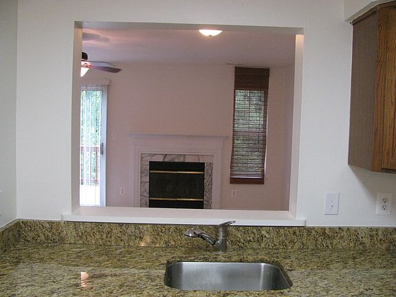 5th image of 205 Providence St