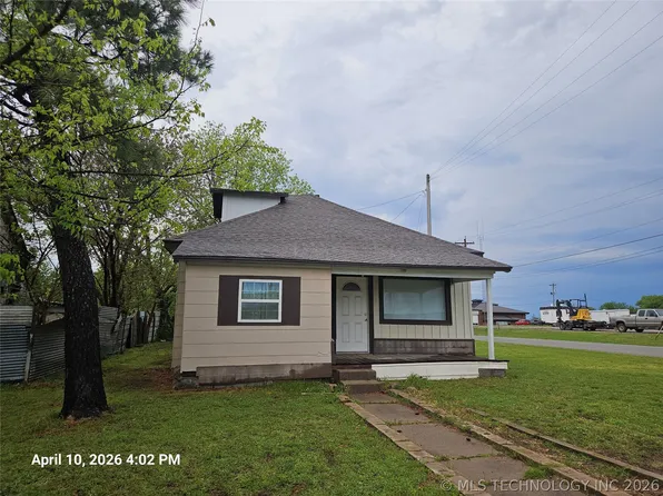 302 W Maple St, Cushing, OK 74023