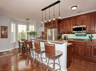 2 Sandstone Ct #D3-1210, Woodland Park, NJ 07424