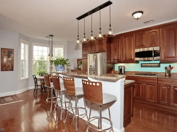 2 Sandstone Ct #D3-1210, Woodland Park, NJ 07424