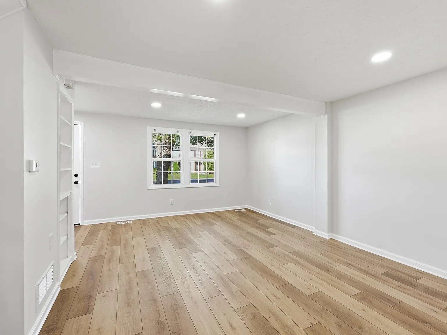 3 bed, 2.5 bath, 1220 sqft, $2,000 — Photo 4