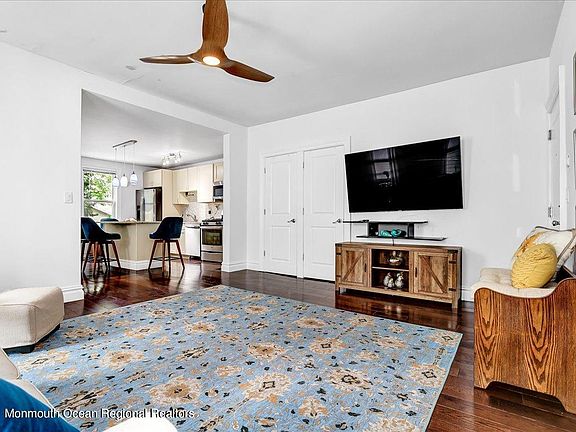 4th image of 506 Ludlow Ave #2-100