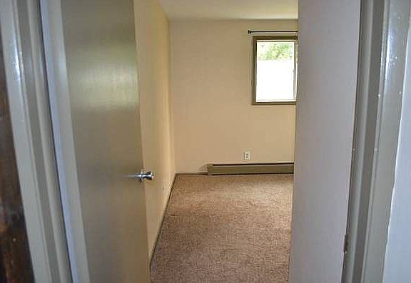 4th image of 2413 Wyoming St