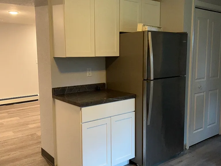 402 W Arrowhead Rd #1 — Photo 8