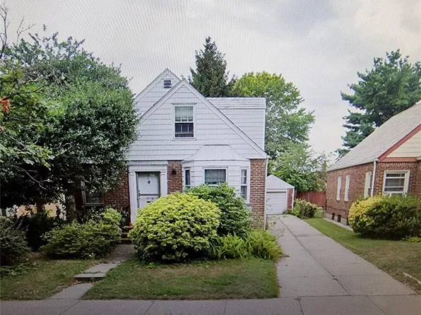 67-16 147 Street Street, Kew Garden Hills, NY 11367