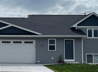 3677 E Rubyred Dr #1, Appleton, WI 54913