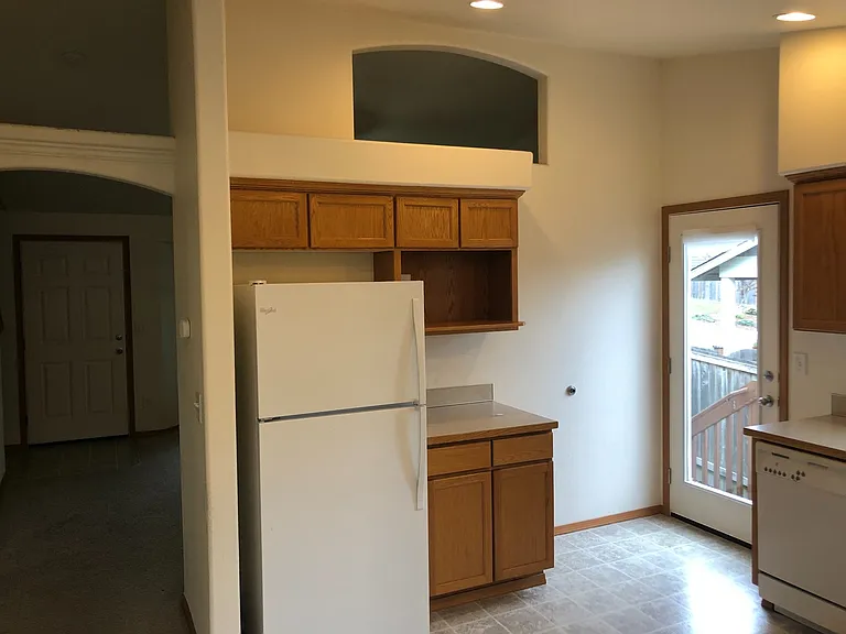 202 Dallas St — Photo 4