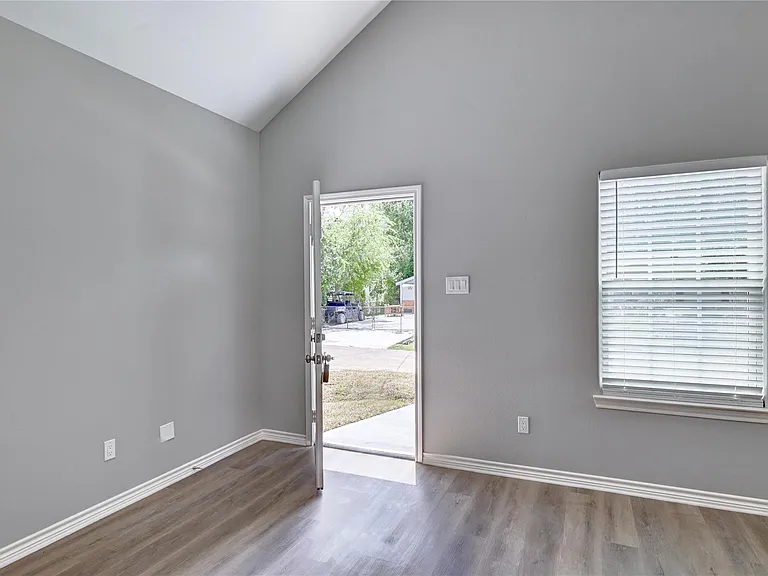 8695 Sassafras St — Photo 31