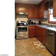 4th image of 11023 Sunset Hills Dr
