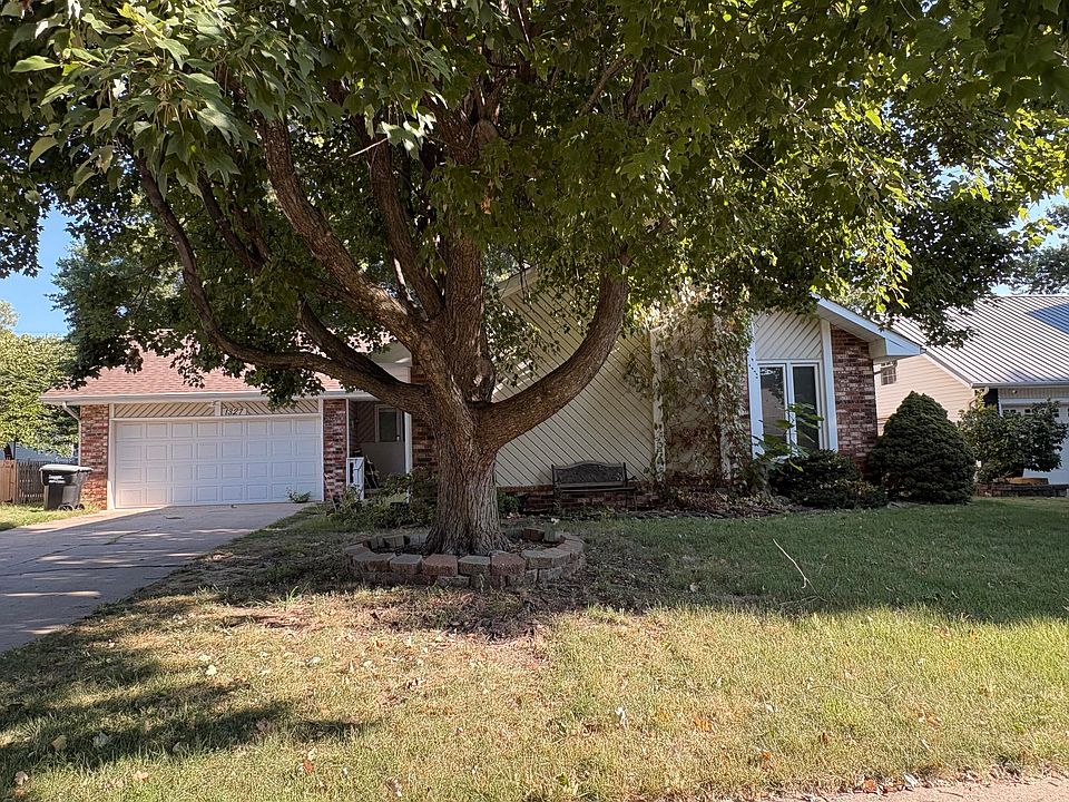 1st image of 1327 W Riverside Street