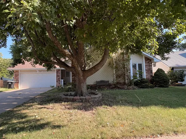 1327 W Riverside Street, Springfield, MO 65807