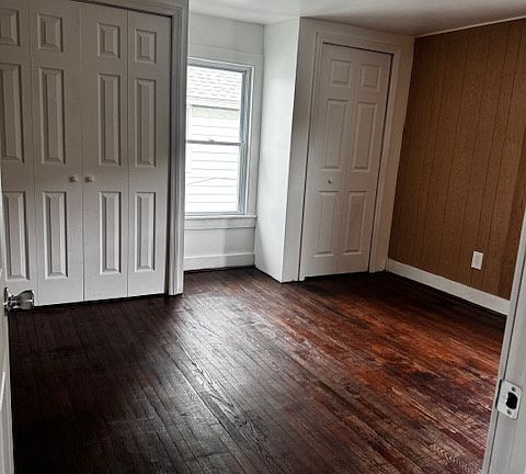 4th image of 39 Hazel St