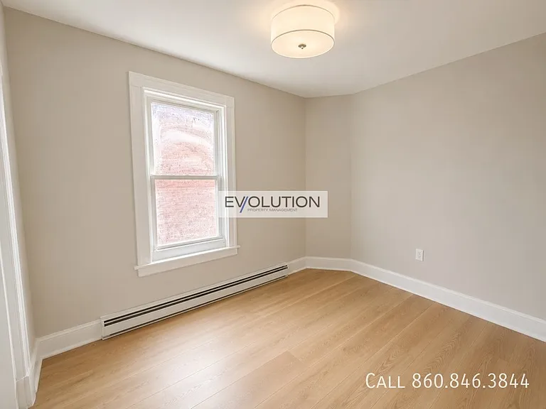 906 Park St #2E — Photo 9