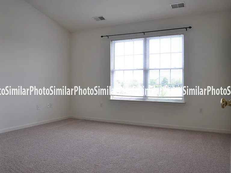 102 Windstone Dr — Photo 9