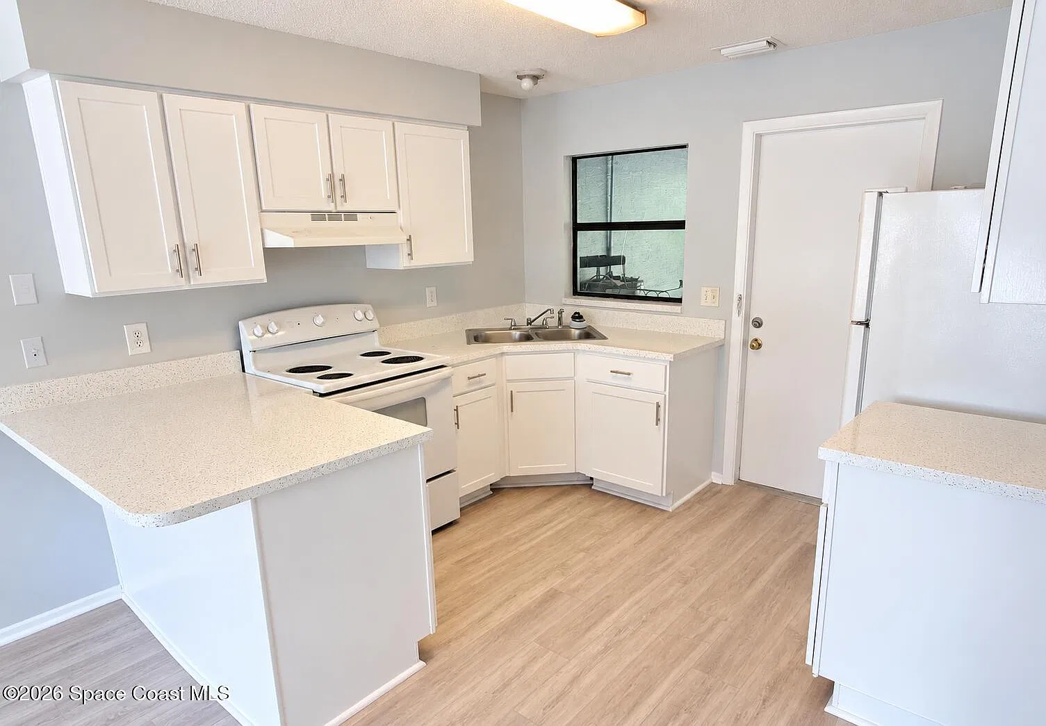 2 bed, 1.0 bath, 850 sqft, $1,375 — Photo 2