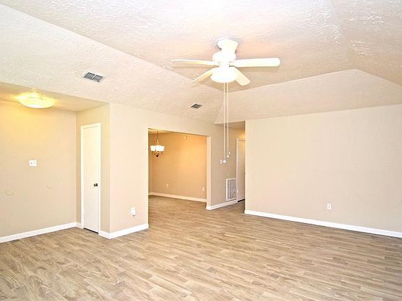 4th image of 2802 Fir Crest Ct