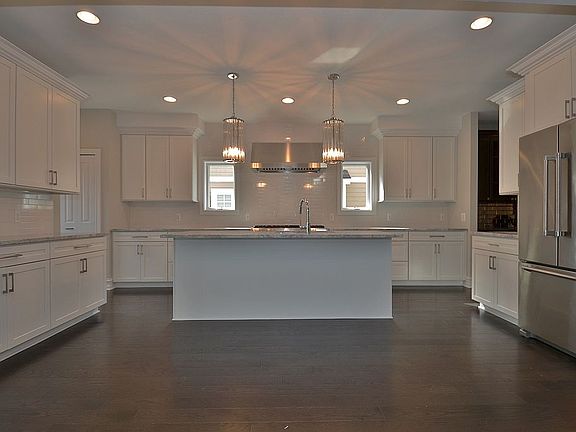 3rd image of 1721 Stanley Blvd