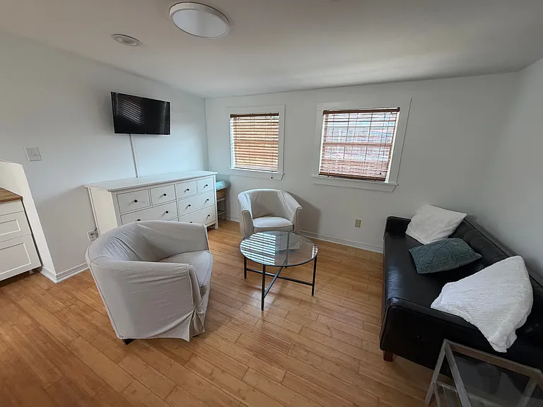 208 Union St #B — Photo 10