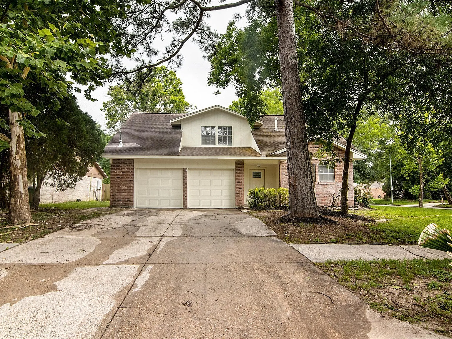 4 bed, 2.5 bath, 1834 sqft, $2,000 — Photo 1