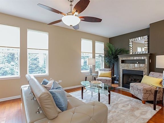 2nd image of 523 Grove Ln #B
