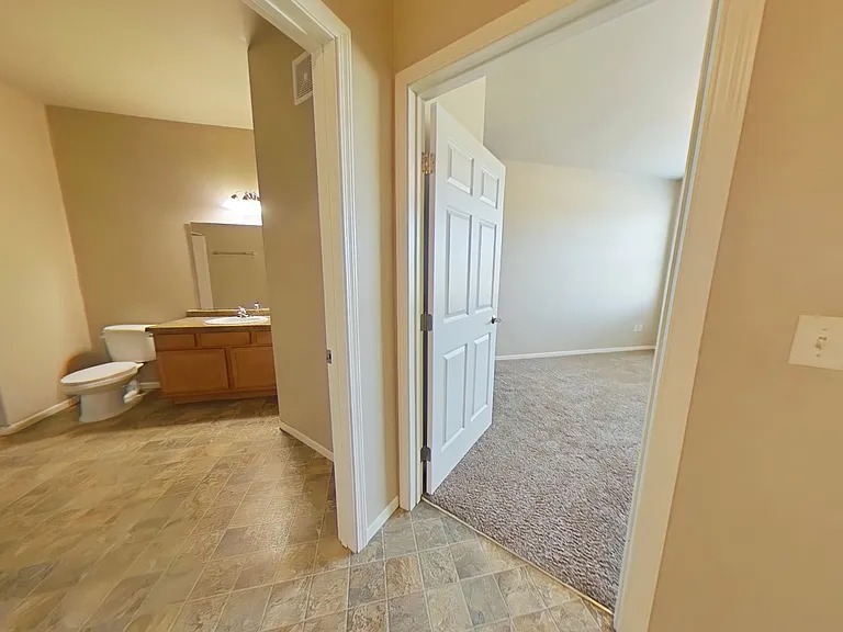 Boulder Ridge Apartments — Photo 21