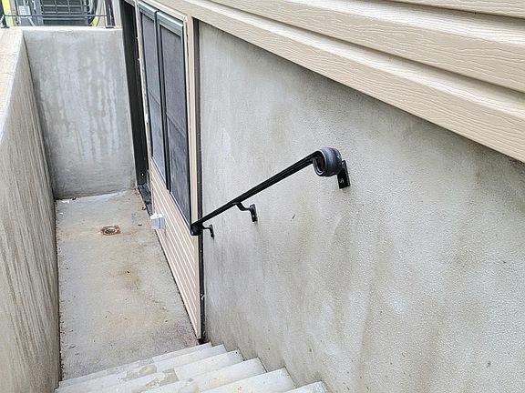 3rd image of 551 Rockaway St #2