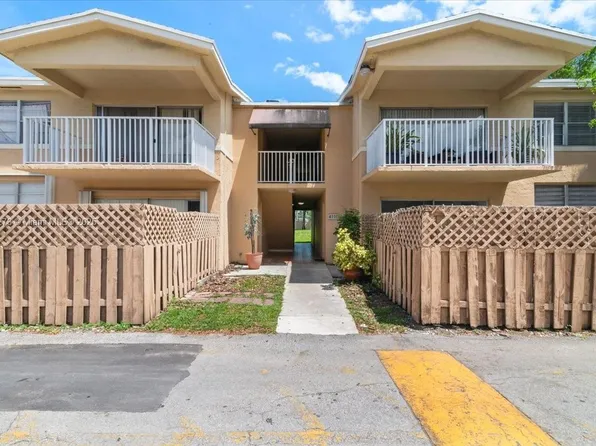 4110 NW 79th Ave APT 2C, Doral, FL 33166