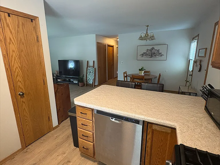 3835 Summerset Way — Photo 8
