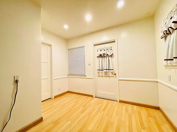 3rd image of 1438 E Workman Ave