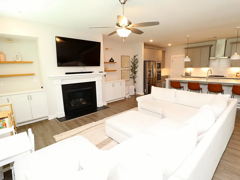 2151 Maggie Valley Dr — Photo 18