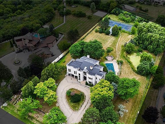 3rd image of 10 Merrydale Ct