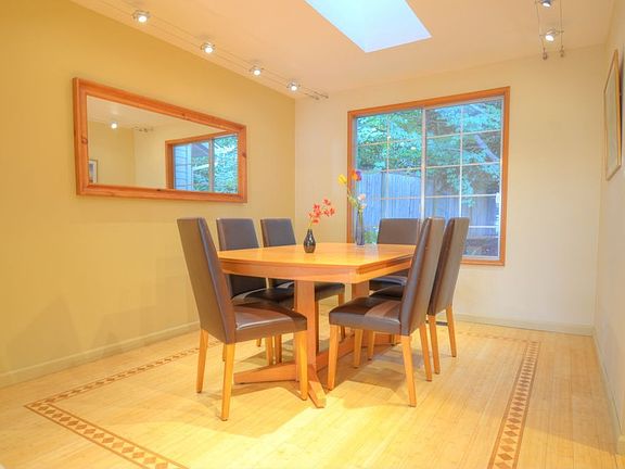 Dng Rm with skylight!