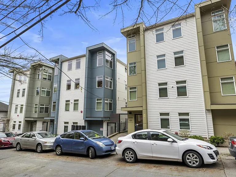 Radian Apartments — Photo 7