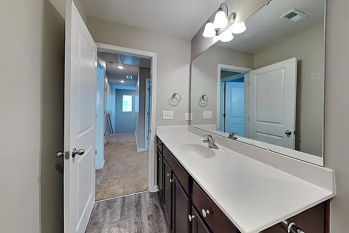 1045 Cloverdale Ct — Photo 16