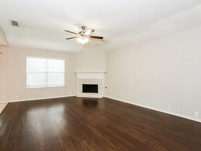 7005 Edmundson Dr — Photo 3