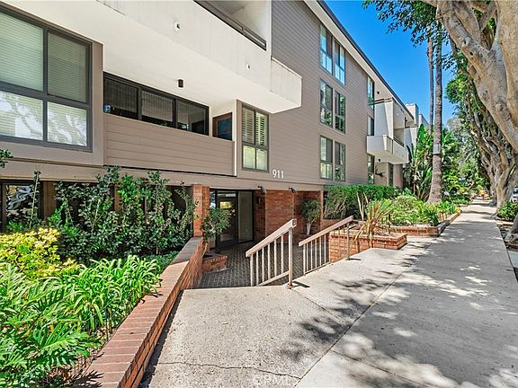 2nd image of 911 N Kings Rd APT 319