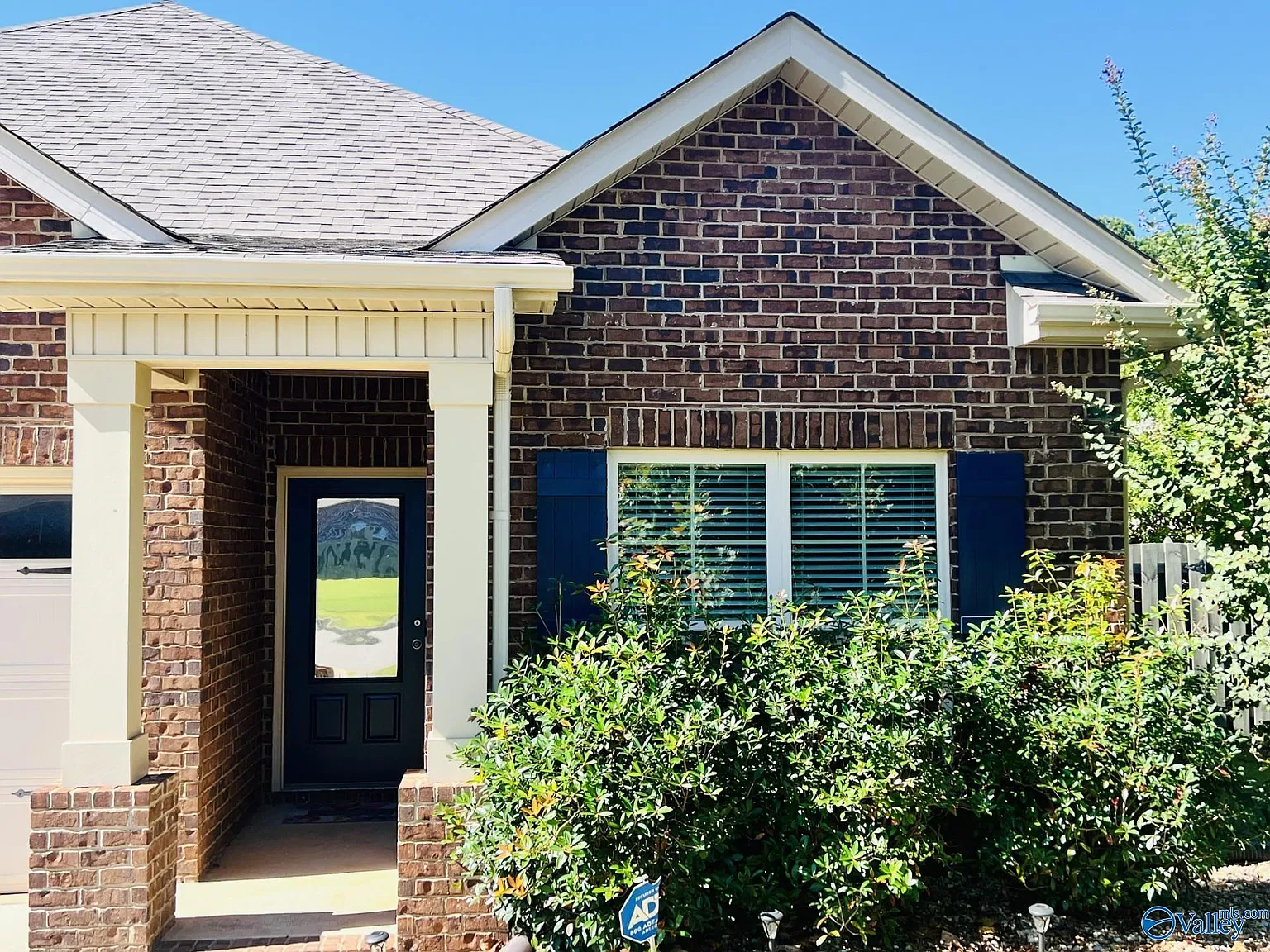 4 bed, 3.0 bath, 2167 sqft, $2,245 — Photo 2