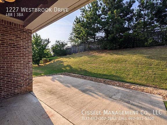 5th image of 1227 Westbrook Dr