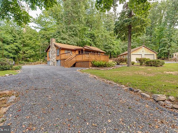 4th image of 366 Huckleberry Ln