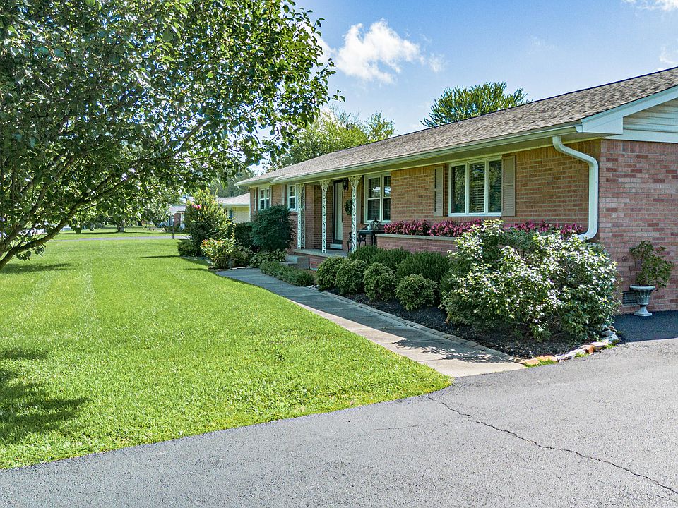 1st image of 160 Charlotte Ann Dr