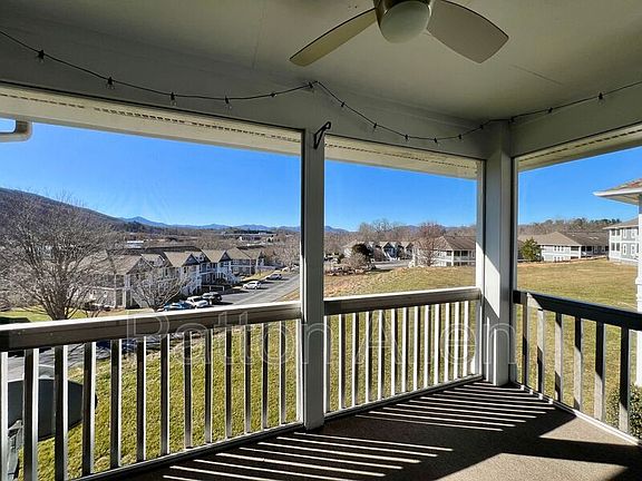 4th image of 4606 Breakers Ln