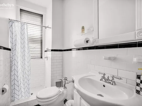 425 East 86th Street image 8 of 9