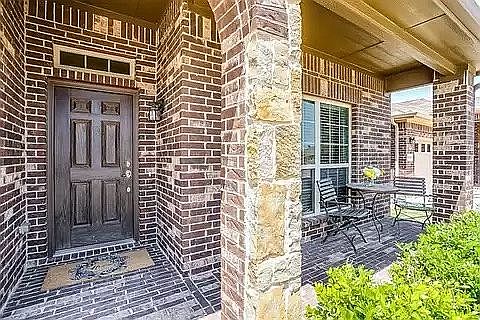4th image of 5105 Walsh Dr