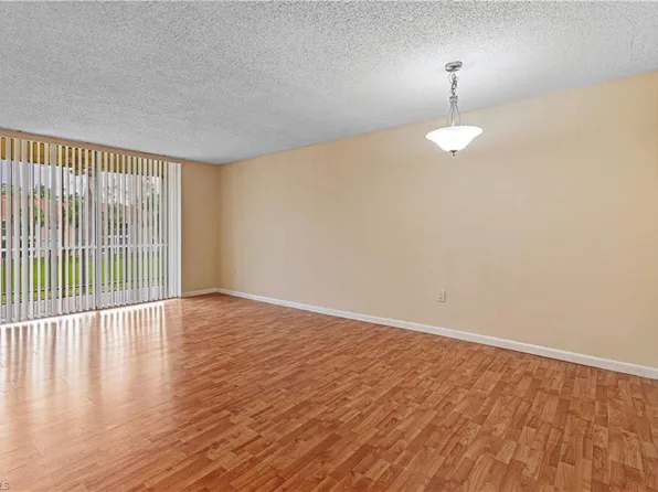 225 TURTLE LAKE CT #209, NAPLES, FL 34105