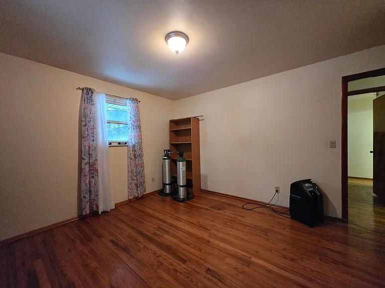 1070 Nagle Ct — Photo 14
