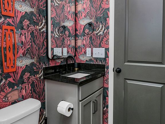 4th image of 816 Shull St #4