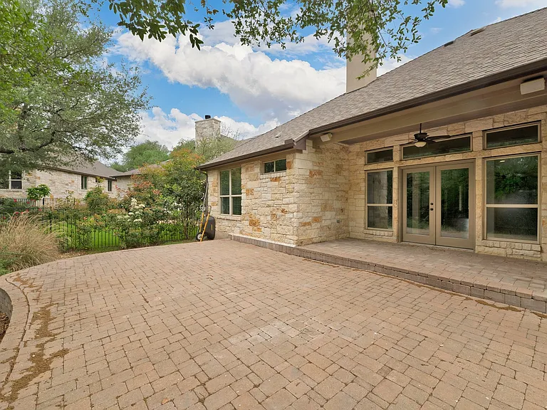 4917 Pyrenees Pass — Photo 19